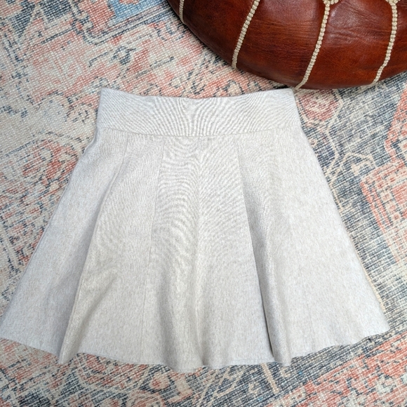 Club Monaco knit Skirt - Picture 1 of 4